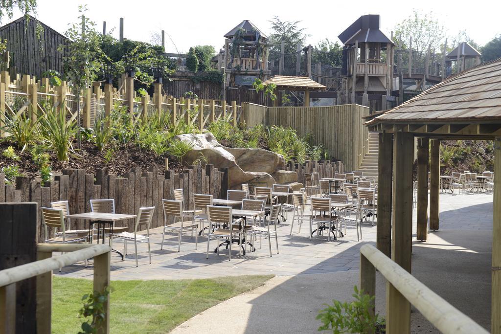 Chessington Safari Hotel Extérieur photo
