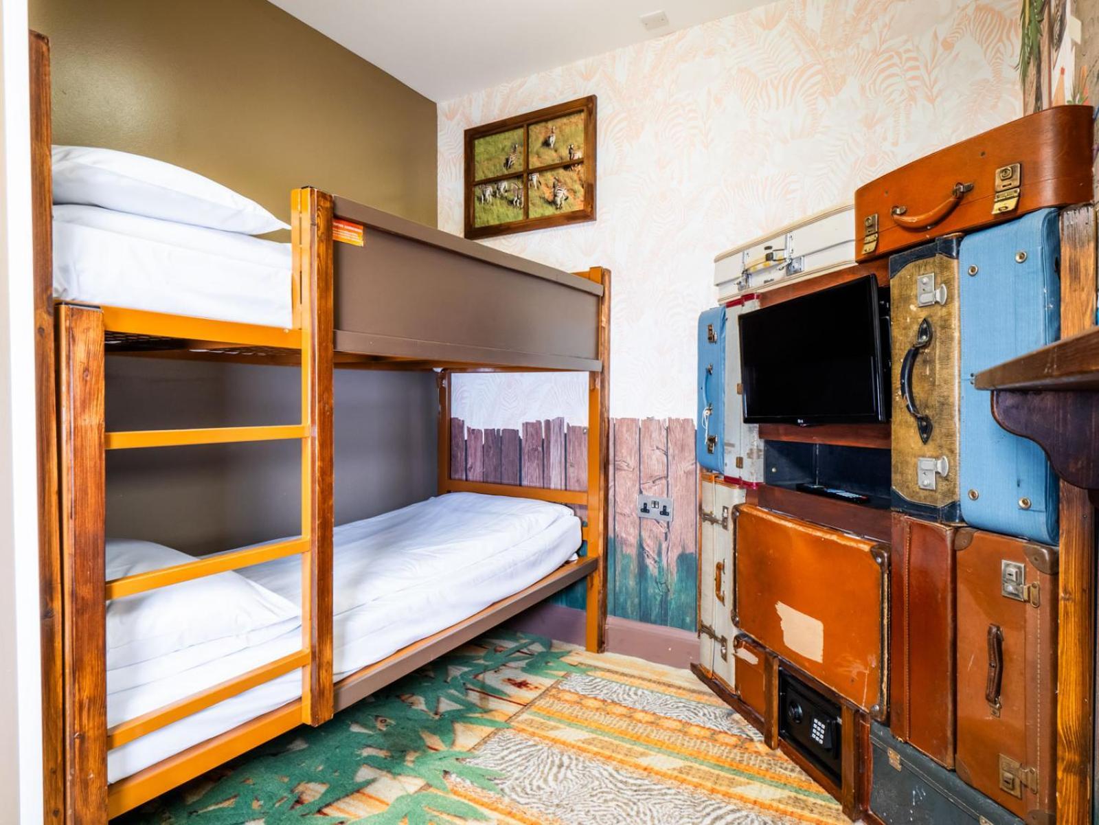 Chessington Safari Hotel Extérieur photo