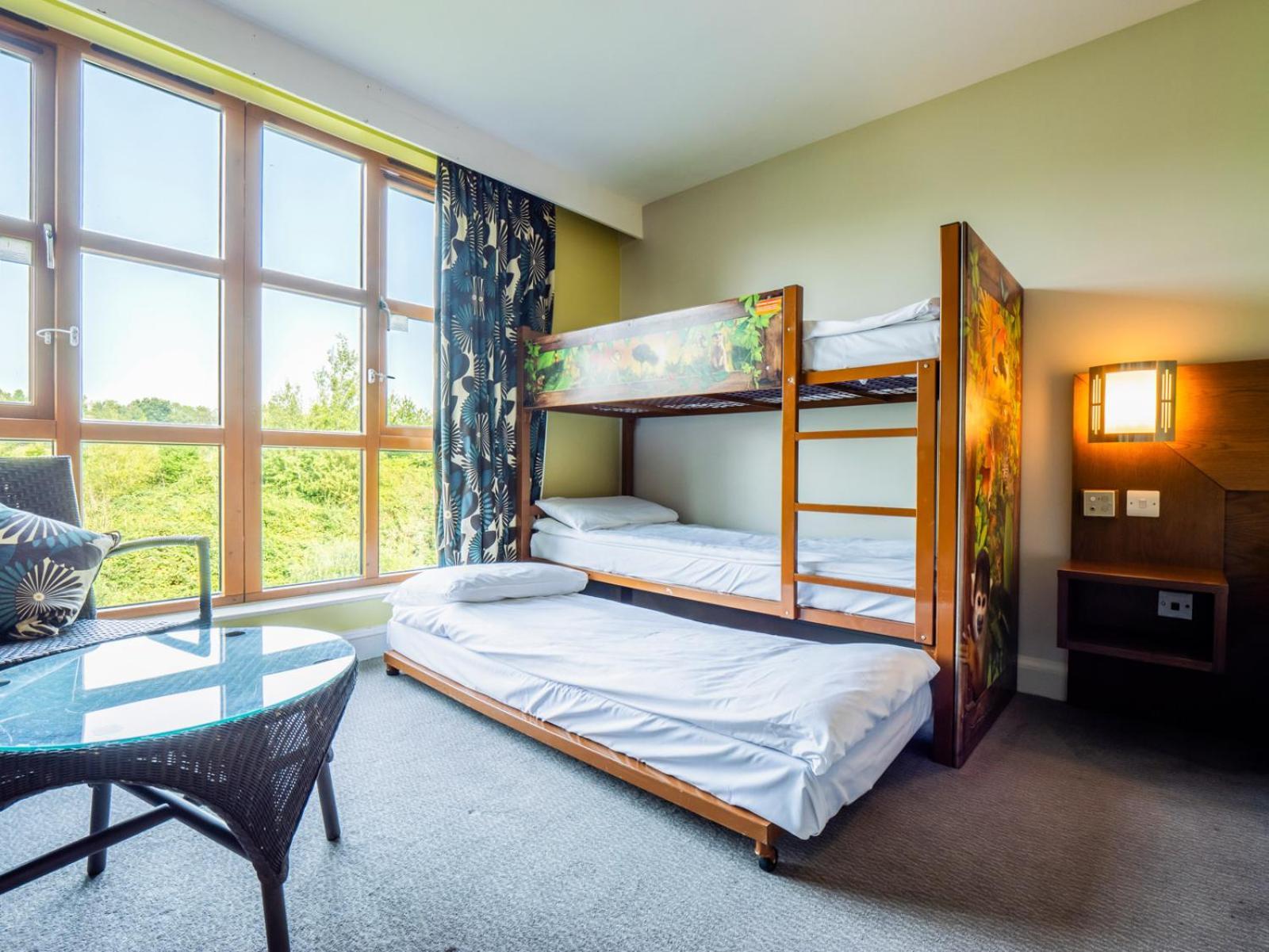 Chessington Safari Hotel Extérieur photo