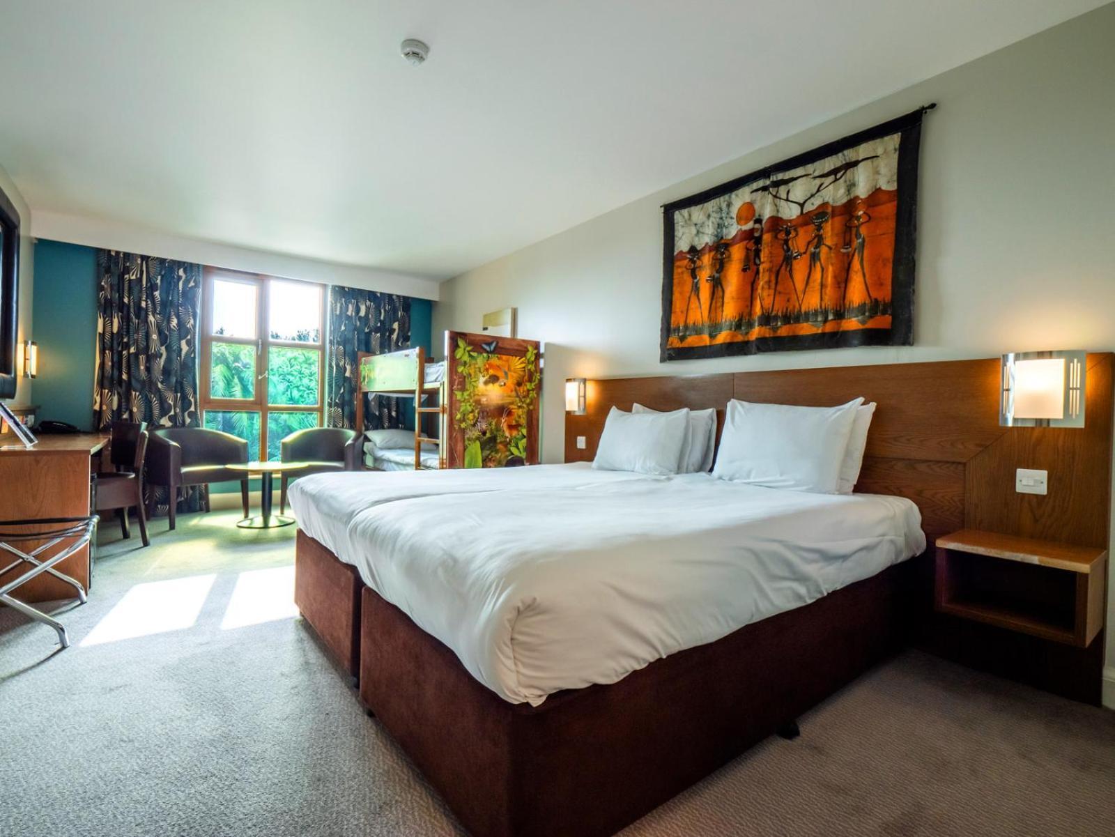 Chessington Safari Hotel Extérieur photo