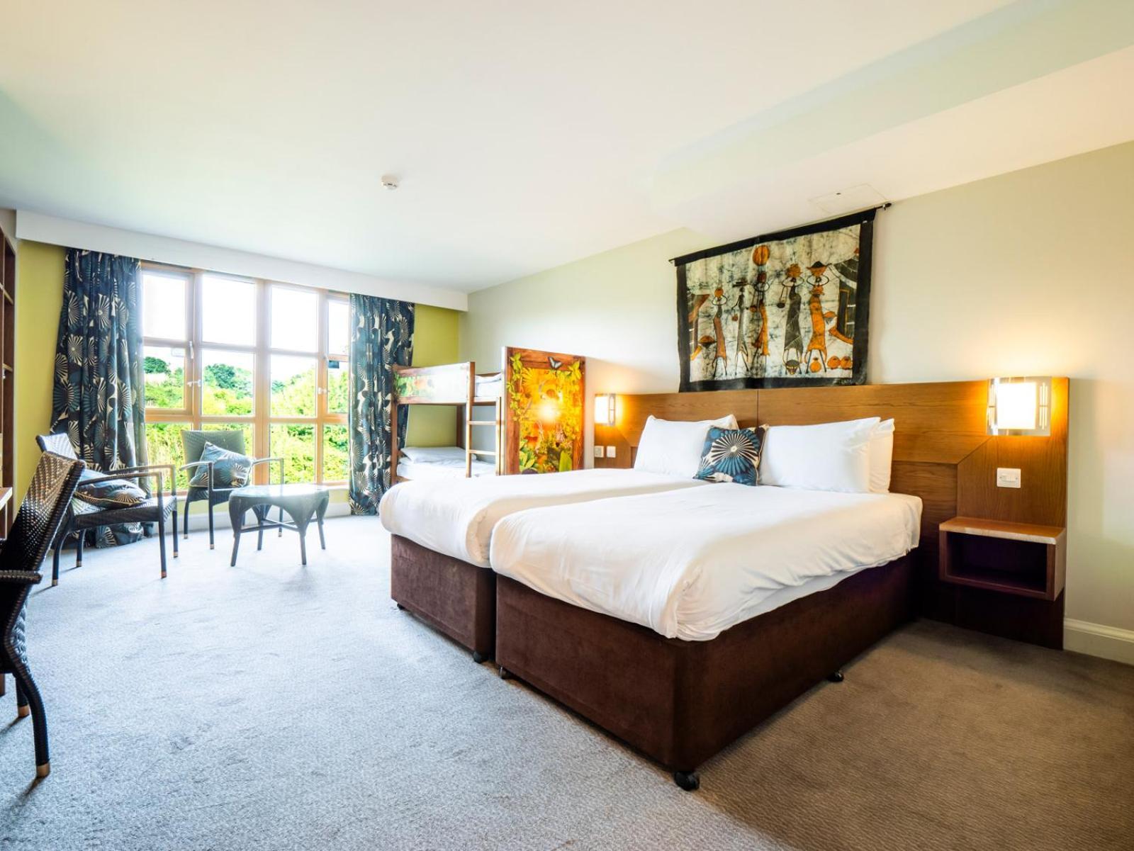 Chessington Safari Hotel Extérieur photo