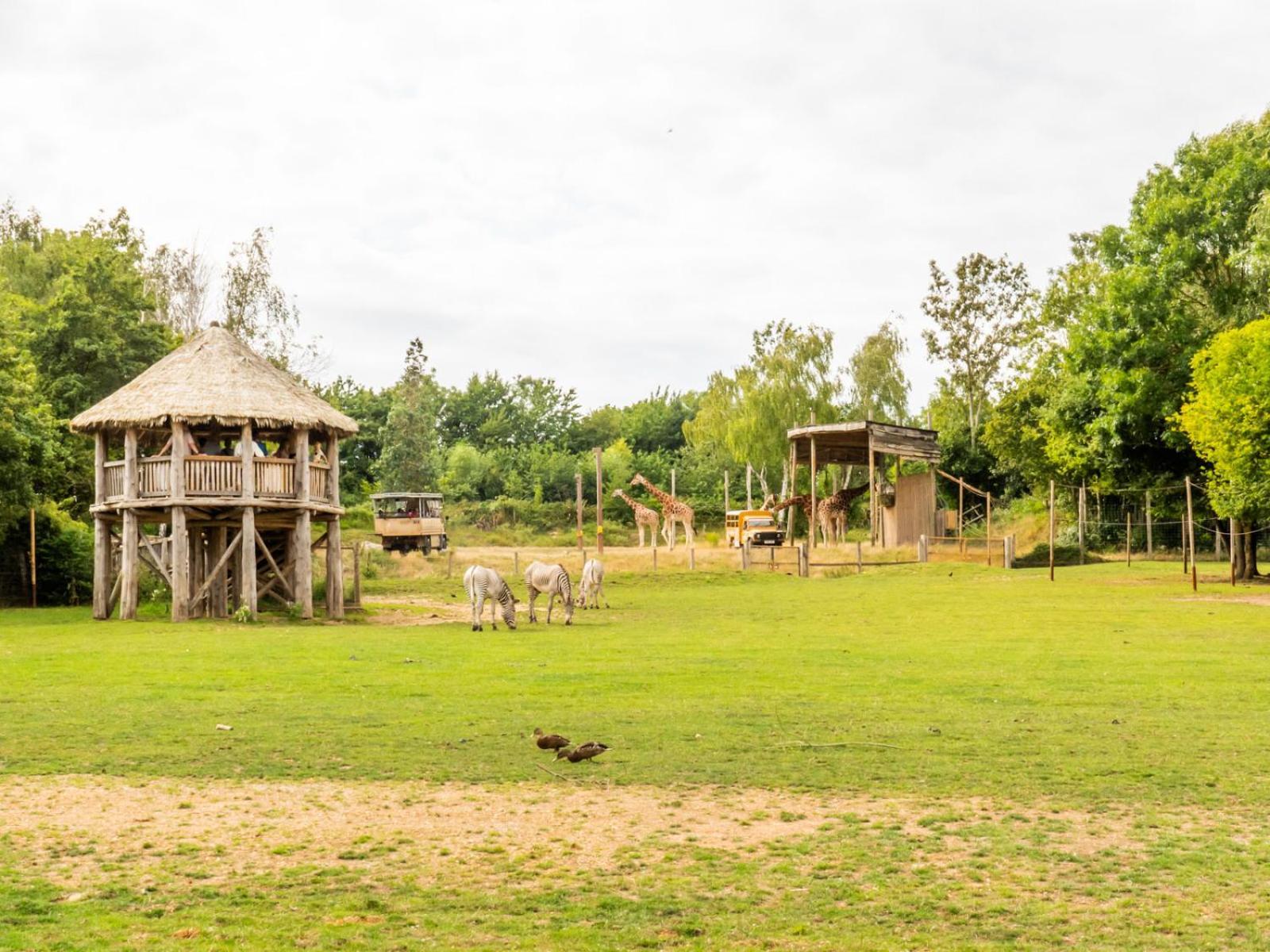 Chessington Safari Hotel Extérieur photo